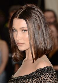 Bella Hadid hot in bikini bianco 17