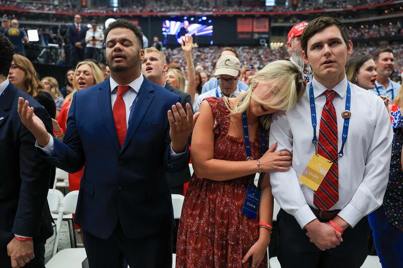 Il lungo addio a Charlie Kirk in Arizona 4