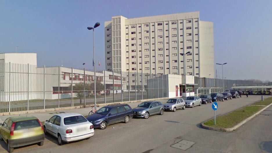 Padova, confessione della guardia: telefonini, droga e soldi nel carcere