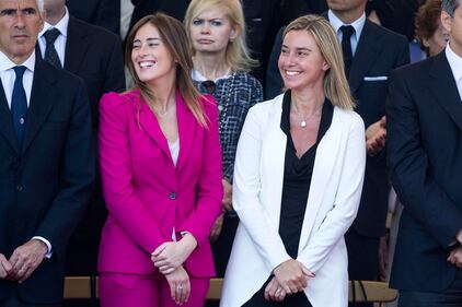 2 giugno, la Boschi in fuxia scherza con Casini 2