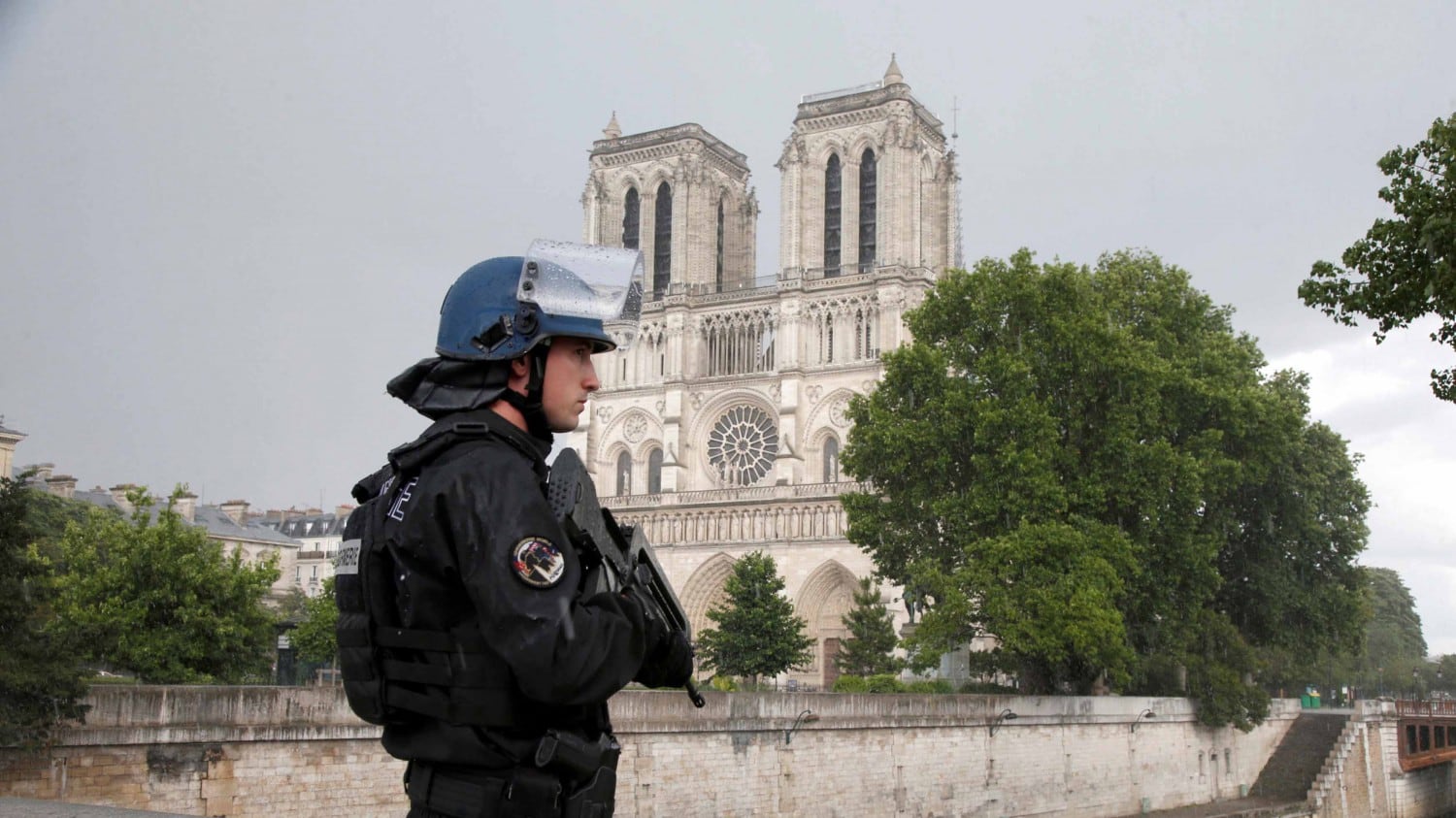 Parigi, trovato video di Isis a casa dell'attentatore di Notre Dame