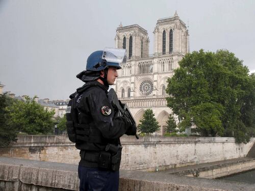 Parigi, trovato video di Isis a casa dell'attentatore di Notre Dame