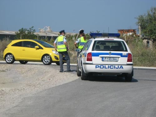 Orrore a Pola, bimbo di 3 anni strangolato e gettato in mare