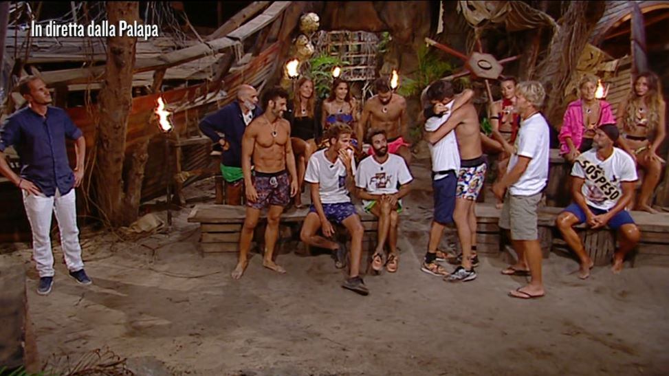 Isola dei Famosi, Jeremias abbandona il gioco e fa una promessa a Riccardo Fogli