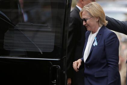 Hillary Clinton esce dalla casa della figlia dopo il malore 5