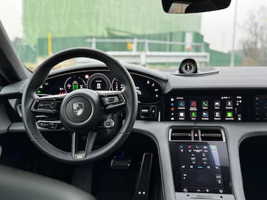 Porsche Taycan Turbo S: la gallery dell'elettrica "familiare" da 952 CV 13