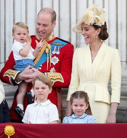Royal Family, i Cambridge al Trooping the Colour: foto 6