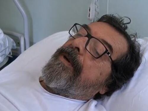 Va ad accudire la madre malata. Due rumeni gli occupano la casa