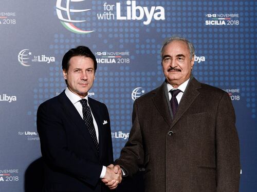 Libia, Haftar arriva a Palermo. Conte: "È un segnale positivo"