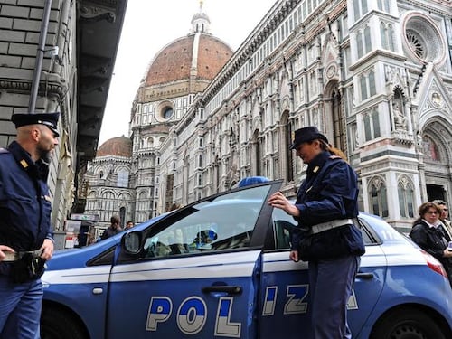 Accerchiato e pestato dalla baby gang di stranieri: 18enne in ospedale