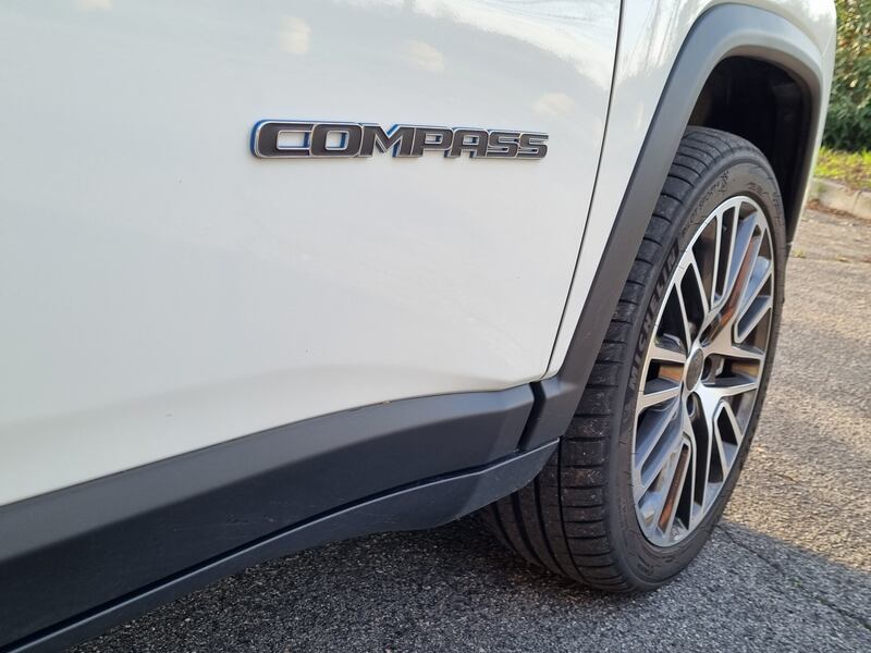 Jeep Compass 4XE, guarda le foto del suv ibrido plug-in 7