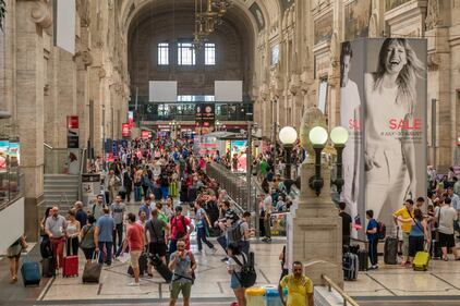 Partenze per le Vacanze. Esodo estivo in Stazione Centrale di Milano  3