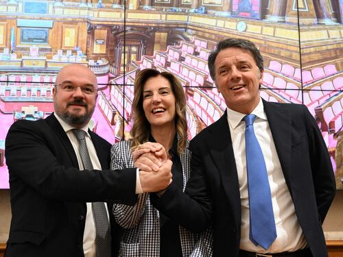 Renzi festeggia l'arrivo di Borghi: "Iv è più viva che mai"