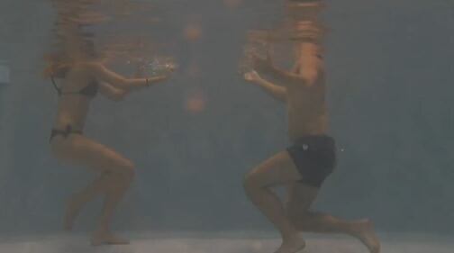 Grande Fratello 14, baci e nudi bollenti nell'idromassaggio 13