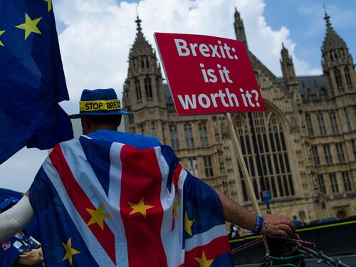 Brexit, Londra scende in piazza per un secondo referendum