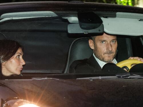 "Mi costerà un sacco...". L'ultima di Totti sull'accordo con Ilary