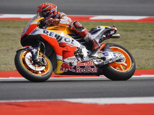 Motogp, Misano: Marquez fulmina Petrucci all'ultimo giro. Terzo Dovizioso