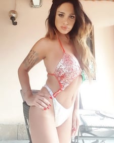 Marika Fruscio seducente a Capri 15