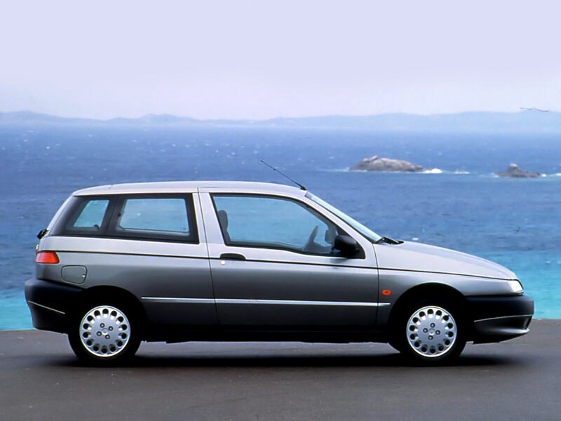 Alfa Romeo 145, guarda la gallery 4
