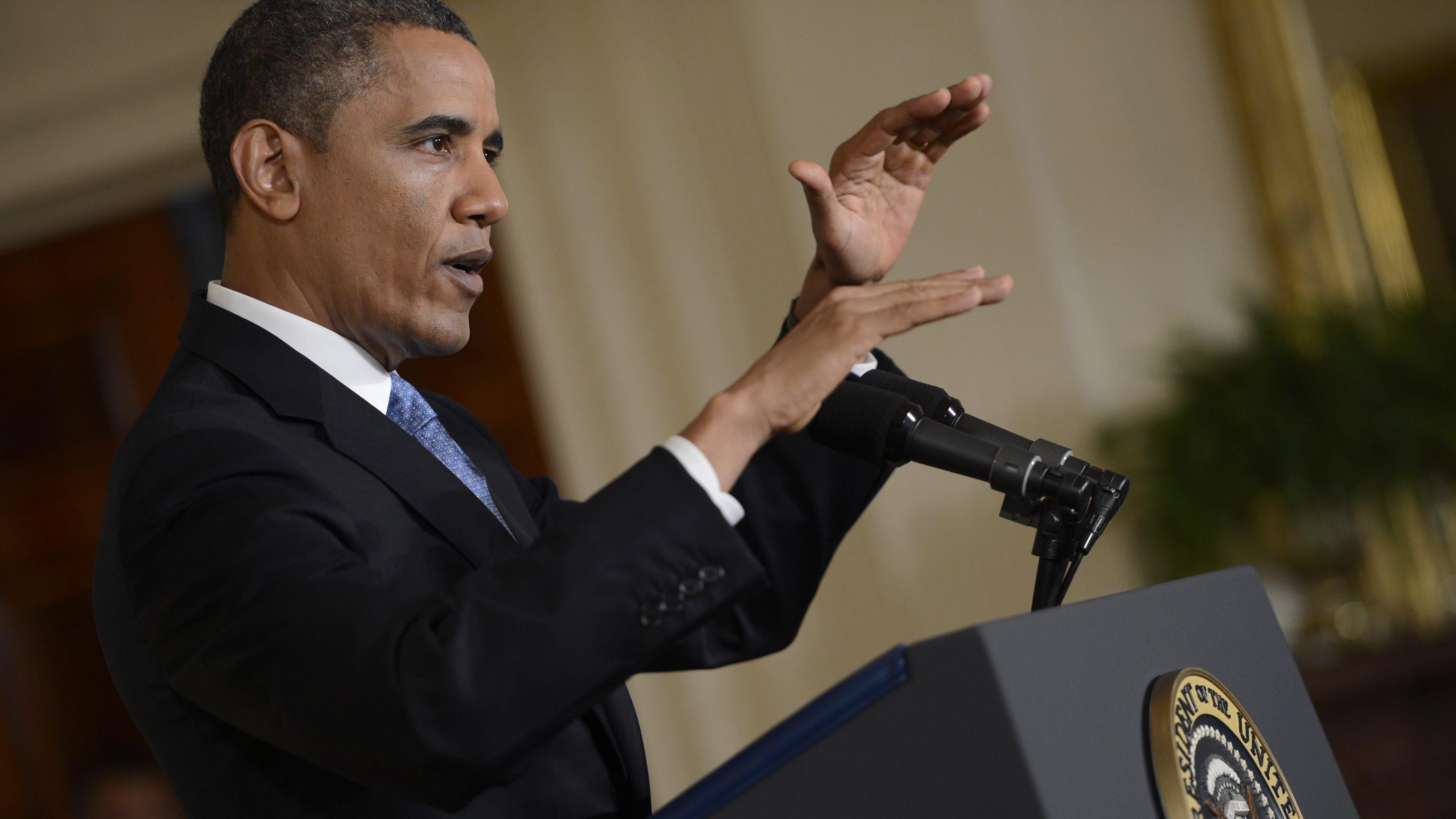 Al giuramento Obama invita il poeta omo e caccia il prete