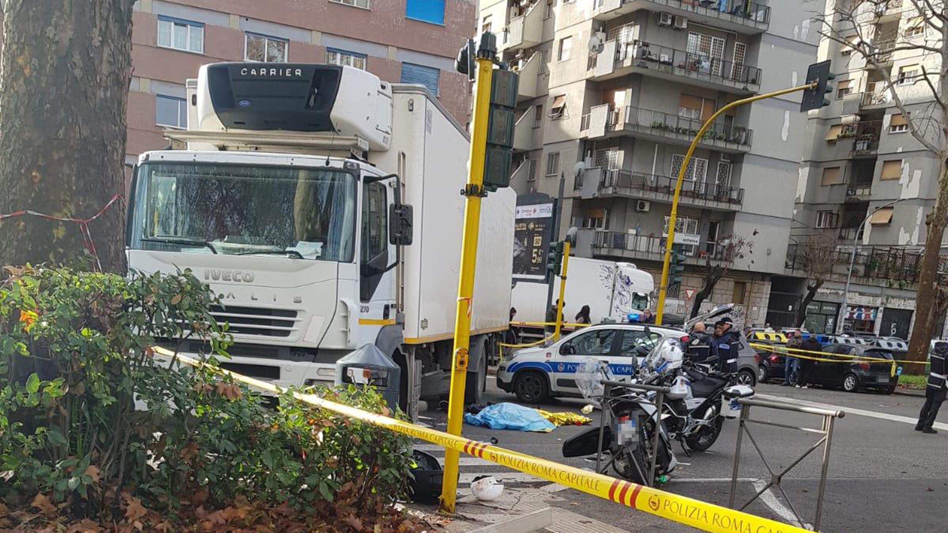 Ancora sangue in strada. Dennis e Riccardo morti in sella a uno scooter