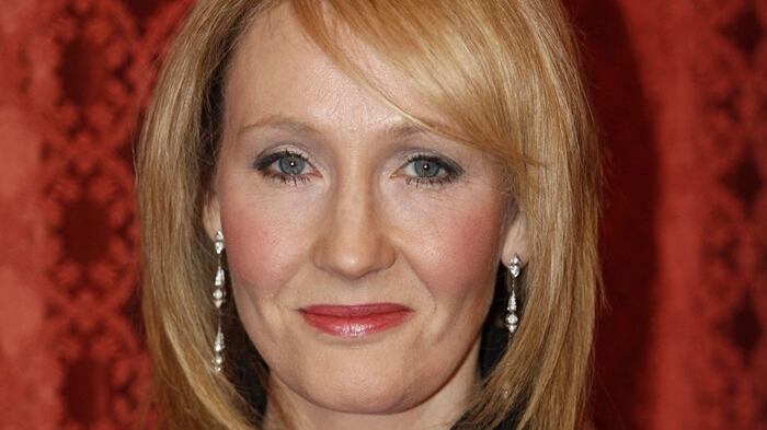 Migranti, interviene J. K. Rowling: lei risponde sagace a chi la critica