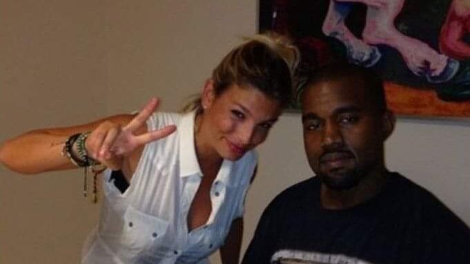 "Emma offre la cena a un uomo nero". La Marrone sbotta: "È Kanye West"