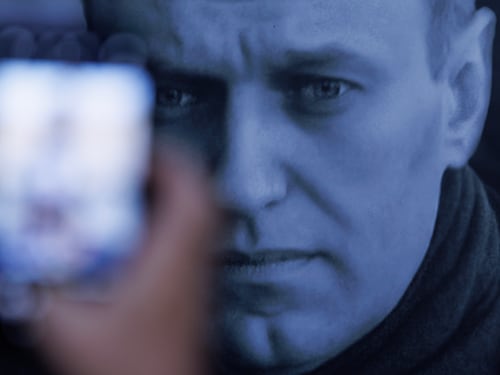 "Arrestato l'avvocato di Navalny": aveva aiutato la madre a riavere la salma del figlio