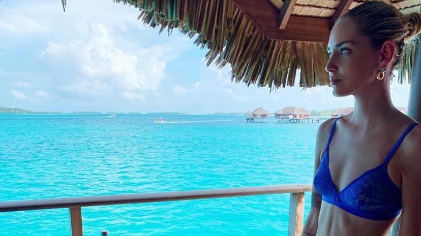La Ferragni criticata dei fan: "Chiara mangia che sei trasparente"