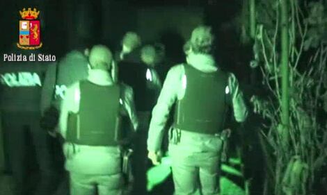 Il blitz per arrestare il "foreign fighter" 1