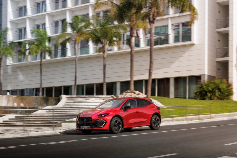 Renault Clio E-Tech: guarda tutte le foto 6