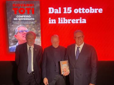 Giovanni Toti col direttore Alessandro Sallusti presentano il libro "Confesso: ho governato" 3
