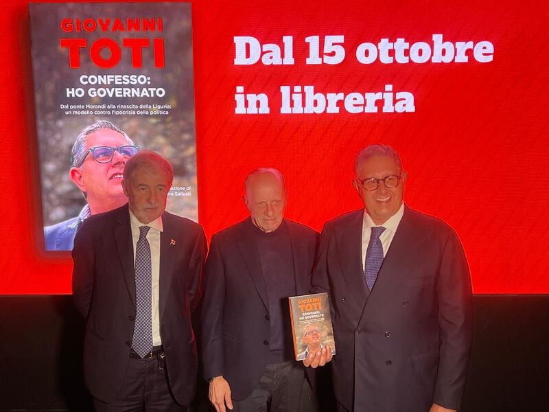 Giovanni Toti col direttore Alessandro Sallusti presentano il libro "Confesso: ho governato" 3