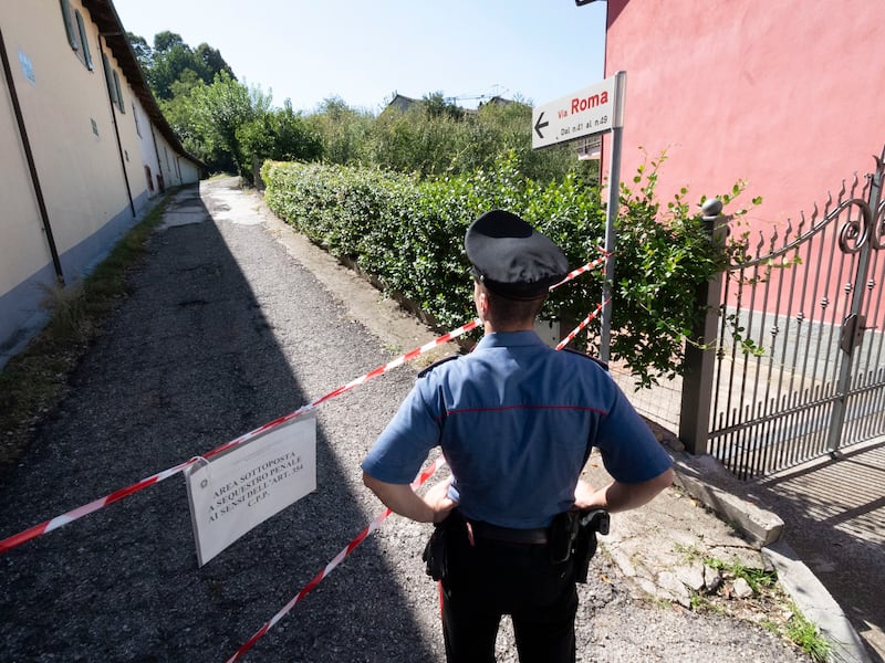 “Sono armati e gli ho sparato”. La telefonata di Roberto Mollo al 112. L’autopsia sul ladro: “Ucciso da un solo colpo”