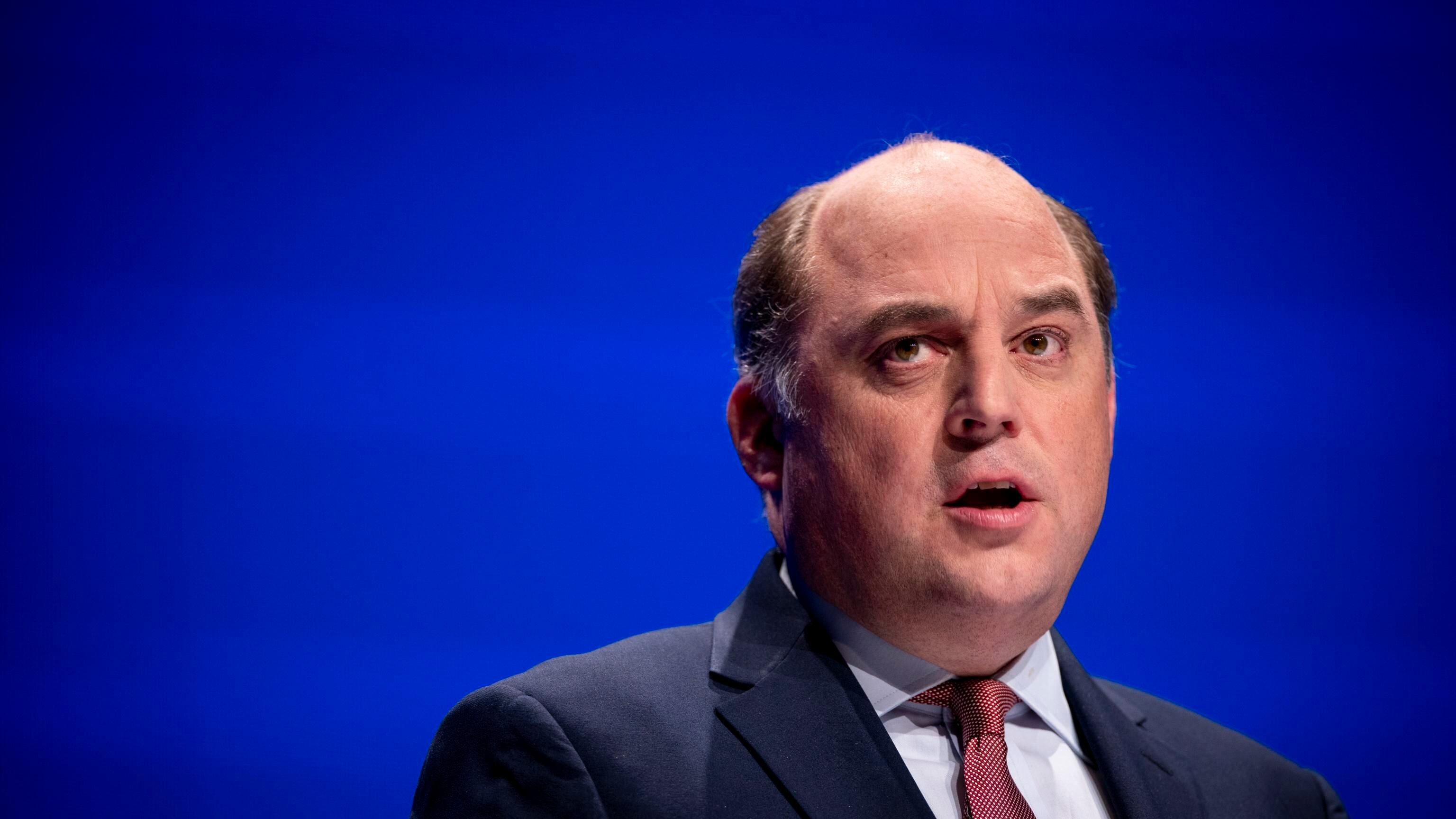 Si dimette il ministro della Difesa britannico: Sunak sceglie Grant Shapps