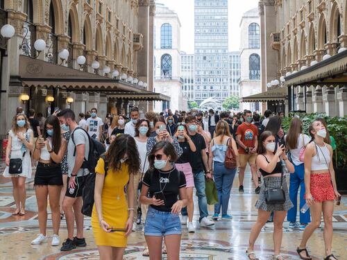 "Un nuovo picco di contagi": il virologo vede ancora nero