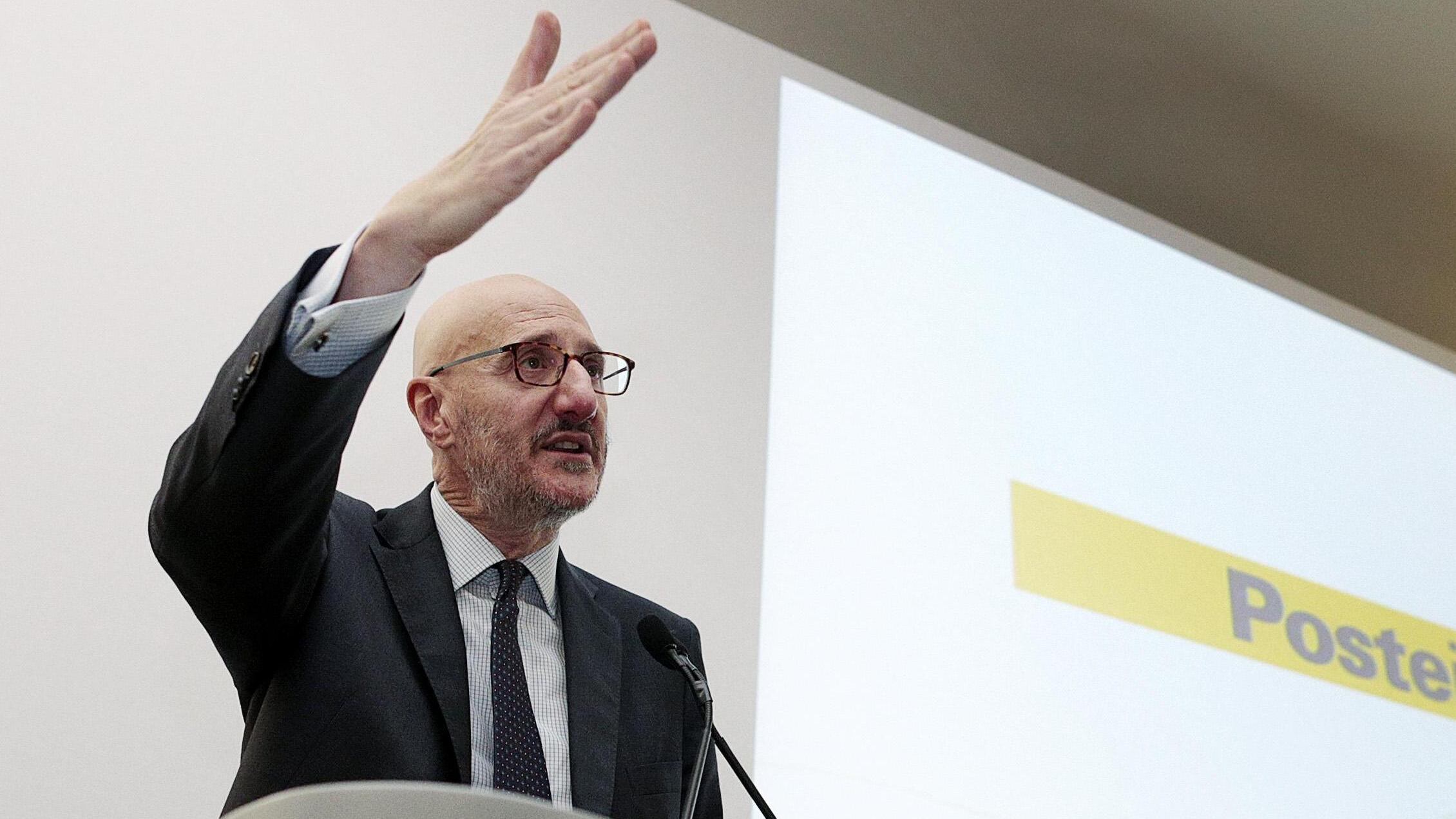 Poste punta tutto su carte e polizze