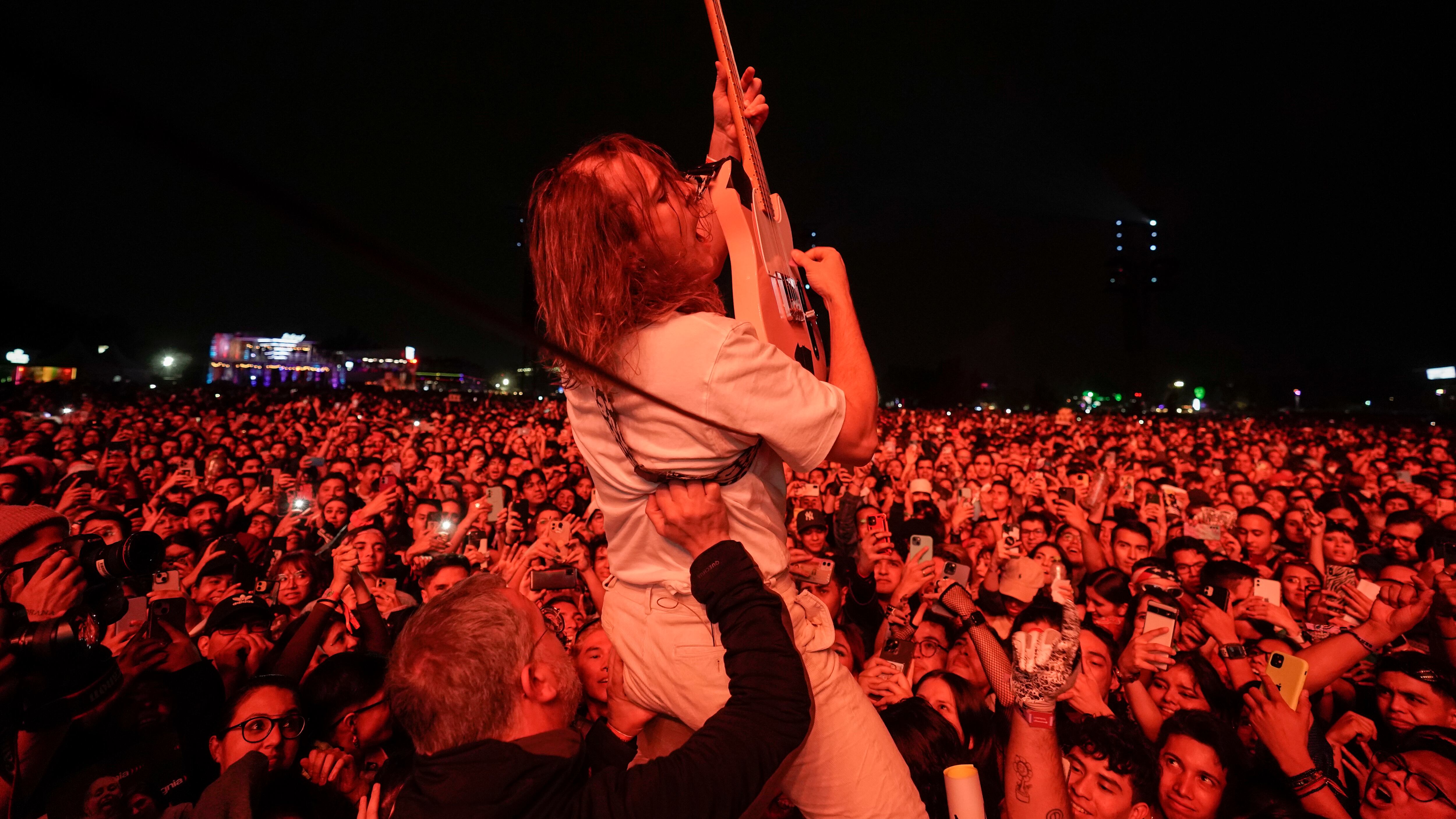 Il rock duro degli Idles sfonda anche in Italia