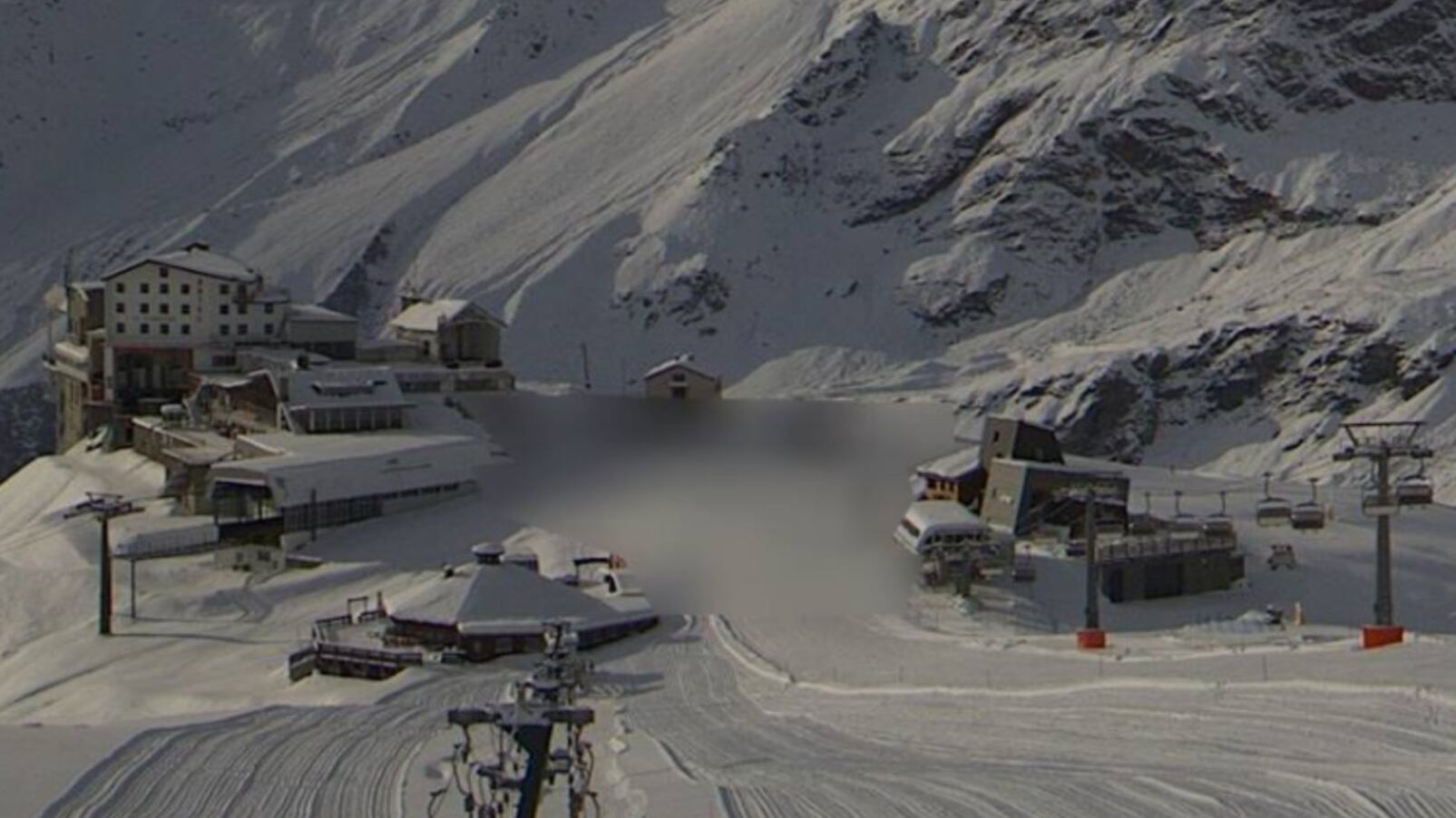 Scoppia caso Cervinia La webcam nasconde gli sciatori assembrati