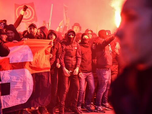 Tifosi del Psg in piazza Duomo a Milano prima della gara col Milan