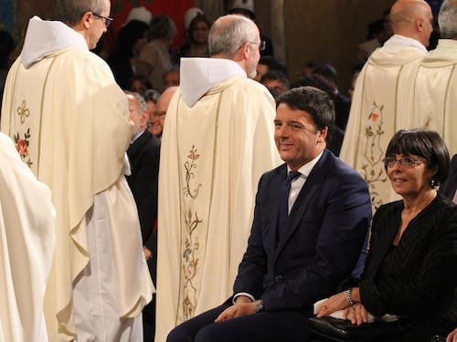Renzi al santuario di Assisi: "C'è un Paese da riparare, a partire da lavoro e scuola"