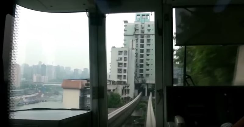 Cina, la fermata della metro è dentro casa 3