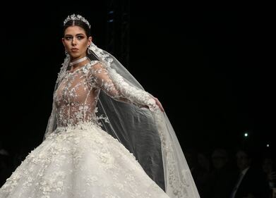 La nuova collezione di abiti da sposa di Micaela Oliveira è super sexy 2
