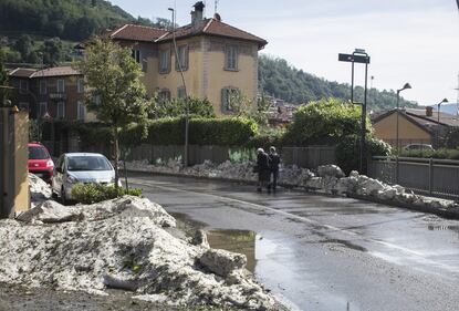 Maltempo a Nembro: le strade ricoperte di grandine 3