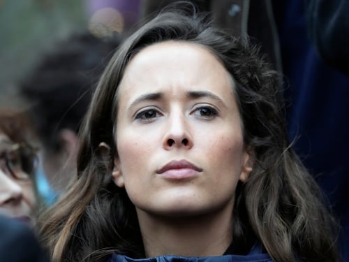 “La famiglia tradizionale è estremizzazione a destra”: bufera sulla deputata di Mélenchon