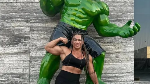 La bodybuilder "She Hulk" uccisa a martellate dal marito: "Omicidio-suicidio"