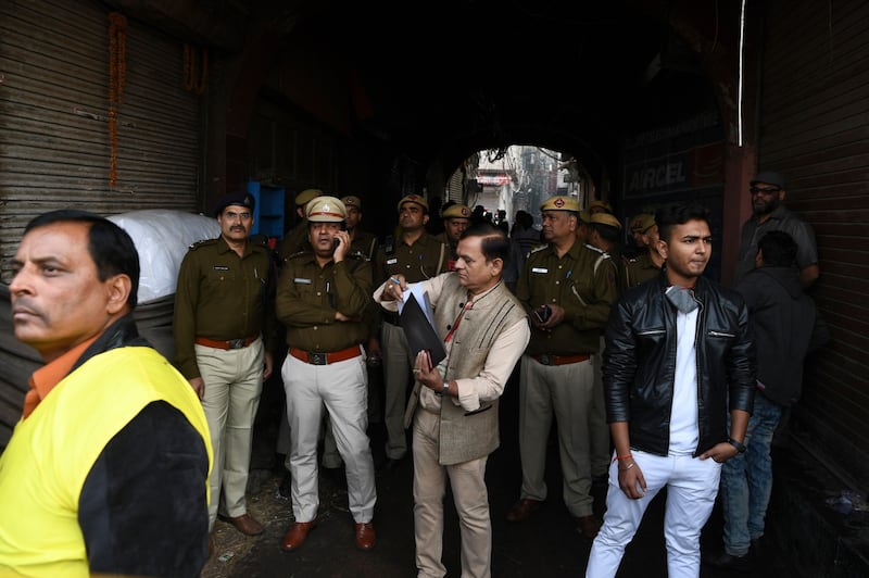 Incendio divampato in una fabbrica di New Delhi,. Molti gli operai morti 10