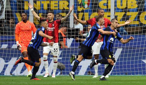 Le immagini più belle del Derby di Milano 6