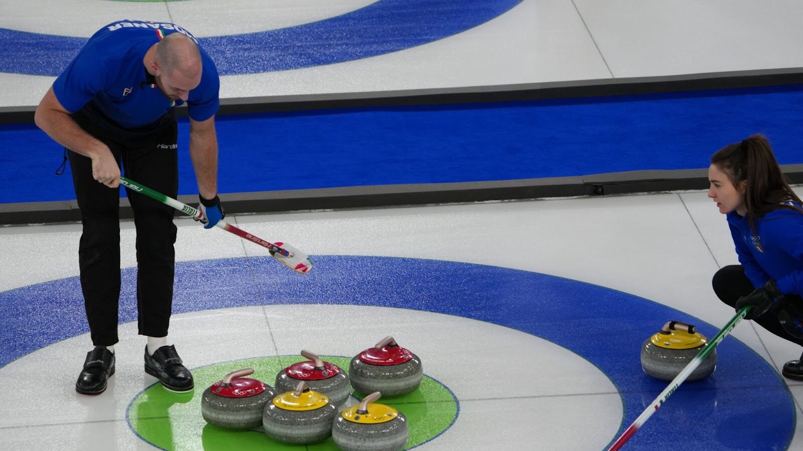 Milano-Cortina, l’Italia del curling si arrende alla Gran Bretagna ma vola in semifinale