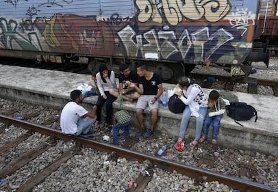 Macedonia, duri scontri polizia-migranti 7